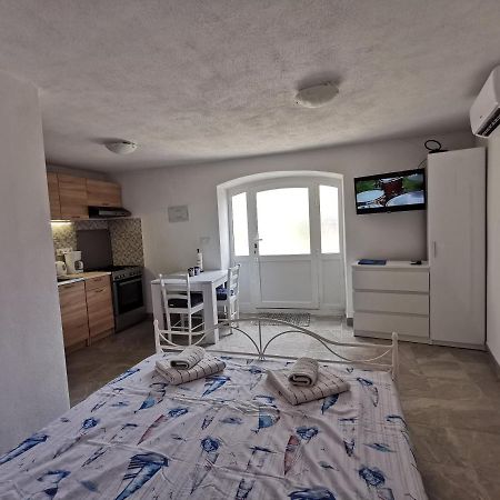 Studio Apartment Mileta Pitve Kültér fotó