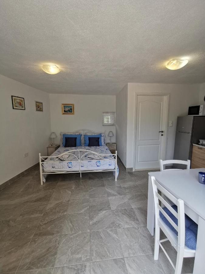 Studio Apartment Mileta Pitve Kültér fotó